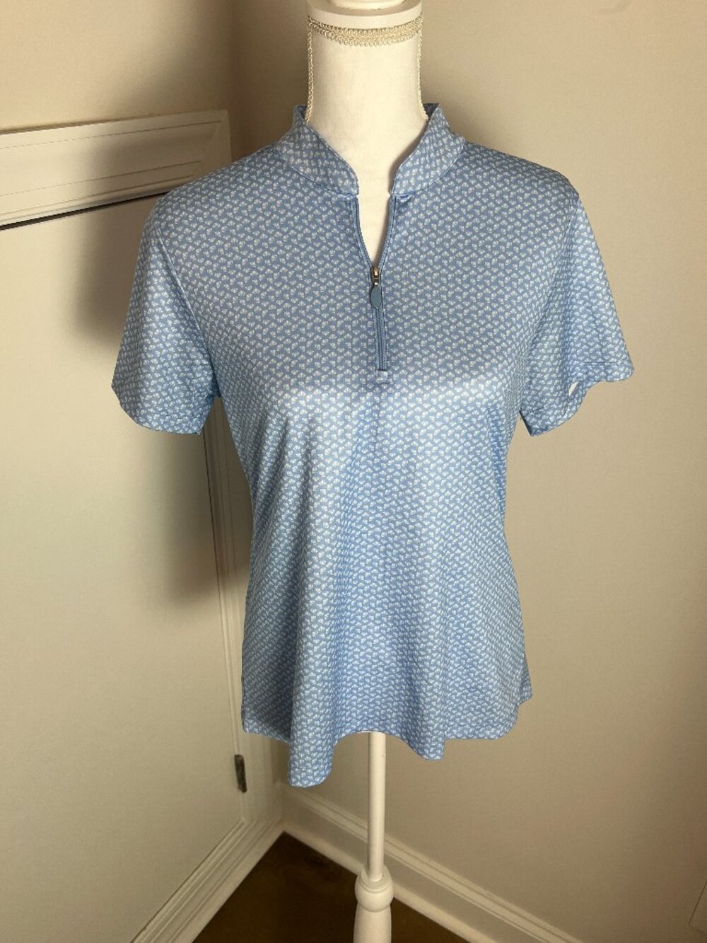 Like New Greg Norman Ladies Golf Shirt